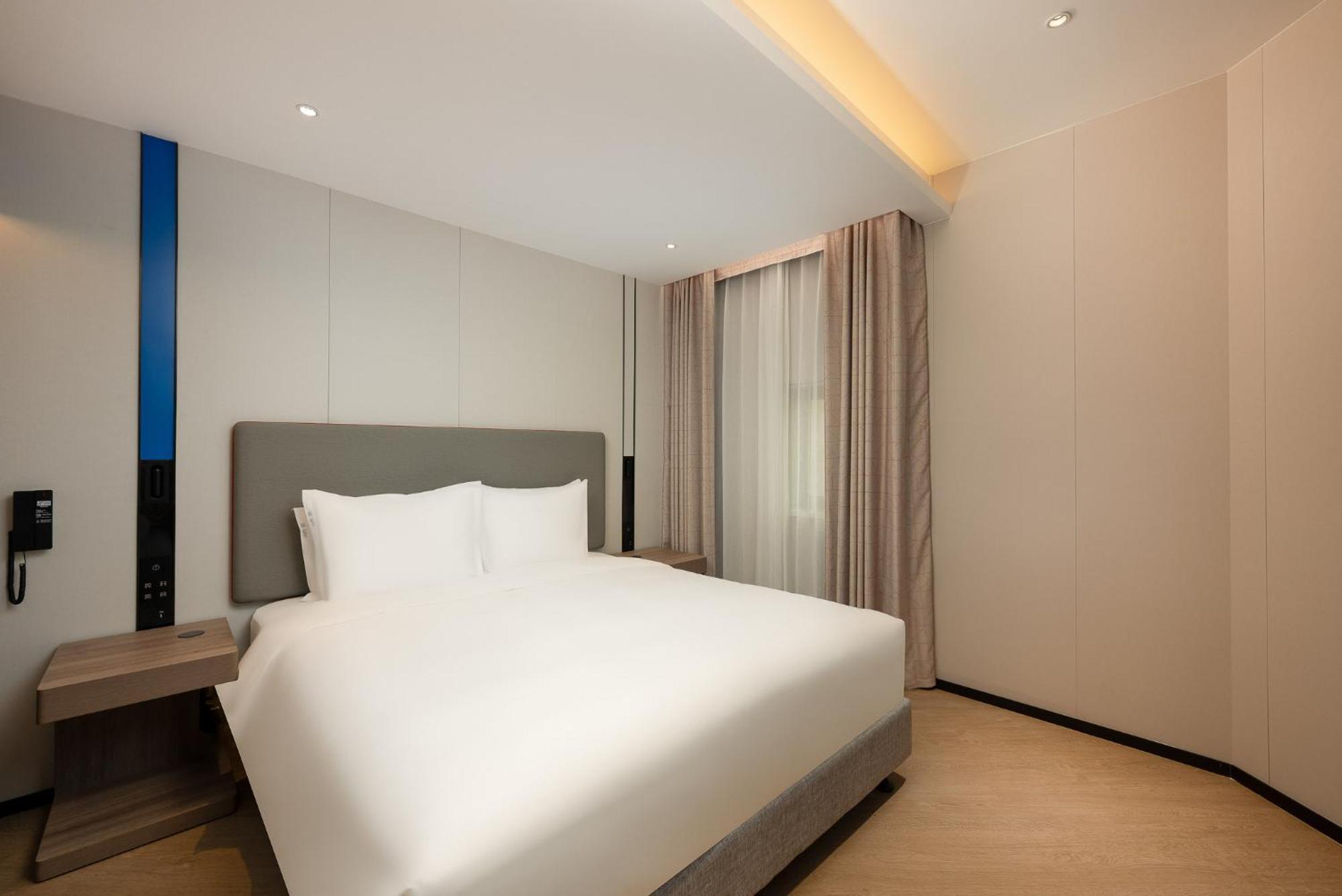 Holiday Inn Express Shanghai Jing'An Temple By Ihg ภายนอก รูปภาพ