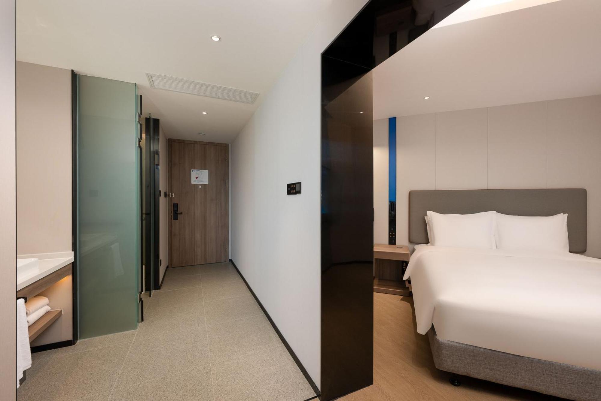 Holiday Inn Express Shanghai Jing'An Temple By Ihg ภายนอก รูปภาพ